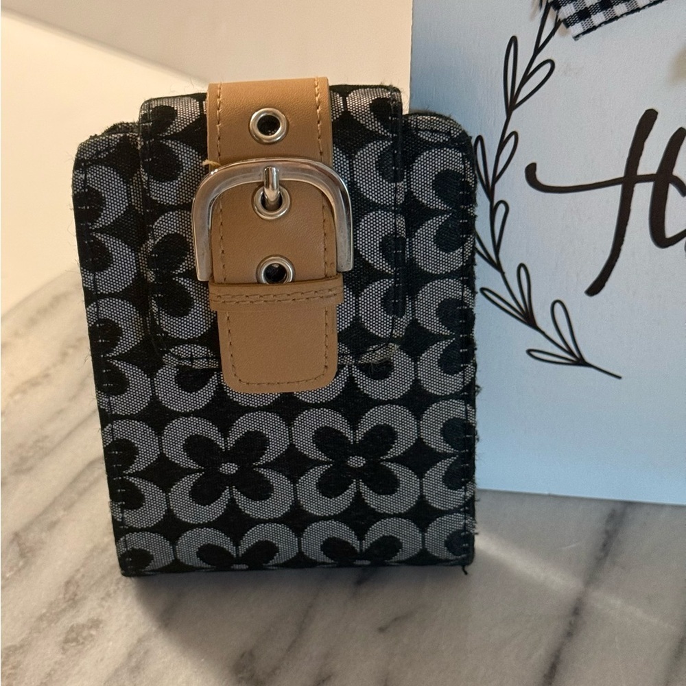 Black Gray Floral Bifold Wallet Buckle Accent ID Window Card Holder